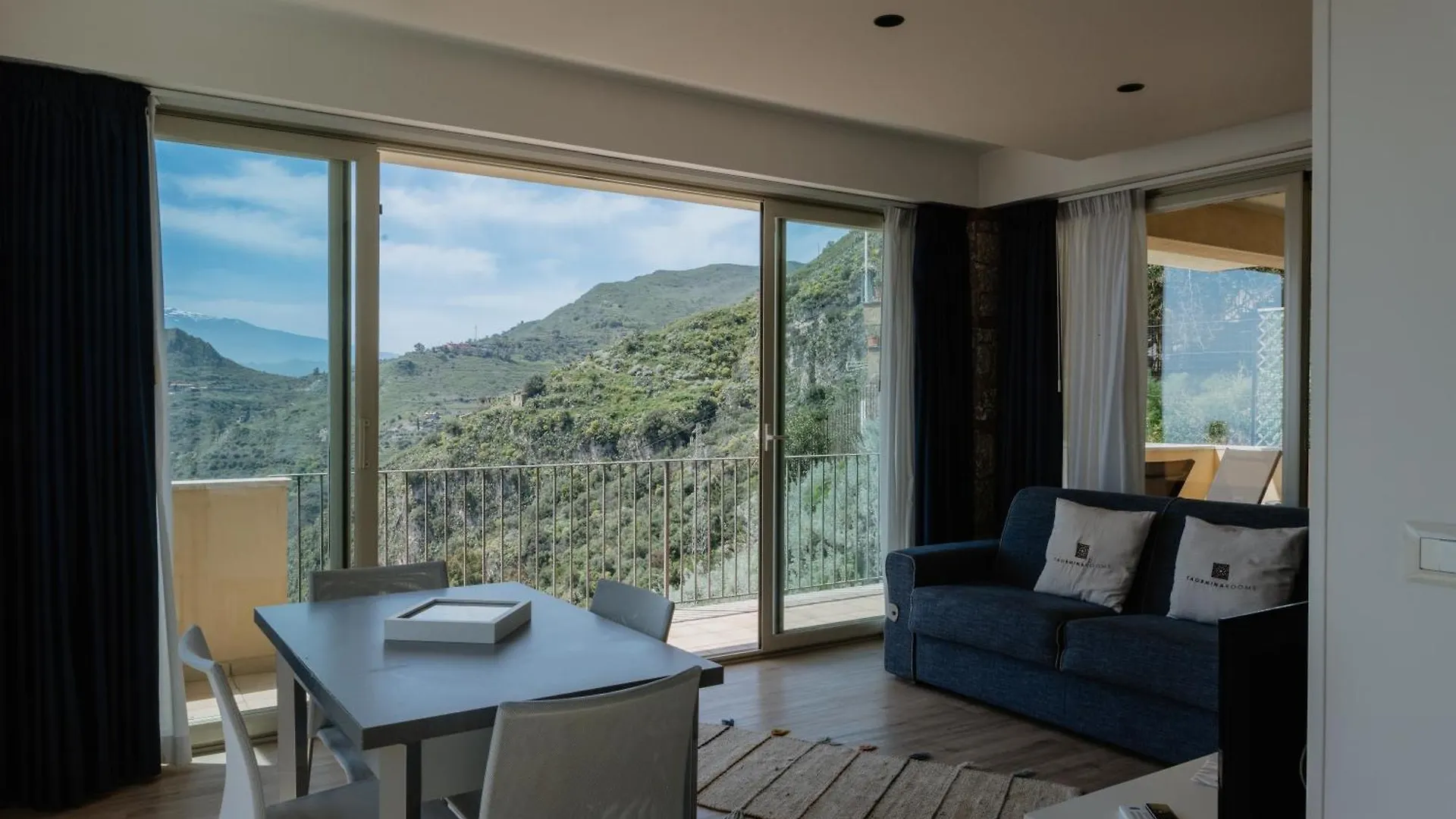 Villa Da Vinci Luxury Panoramic Apartments - Taormina Rooms Collection