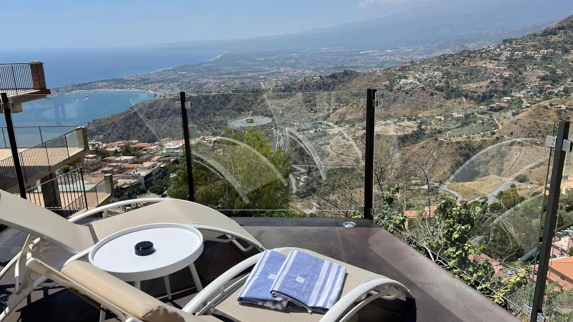 Villa Da Vinci Luxury Panoramic Apartments - Taormina Rooms Collection 0*,  Italia
