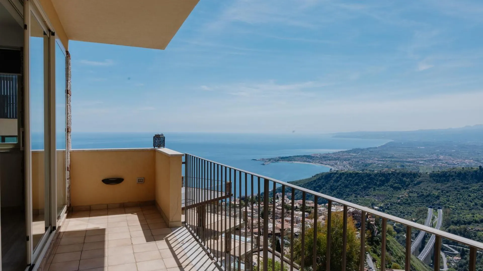 Villa Da Vinci Luxury Panoramic Apartments - Taormina Rooms Collection 0*,