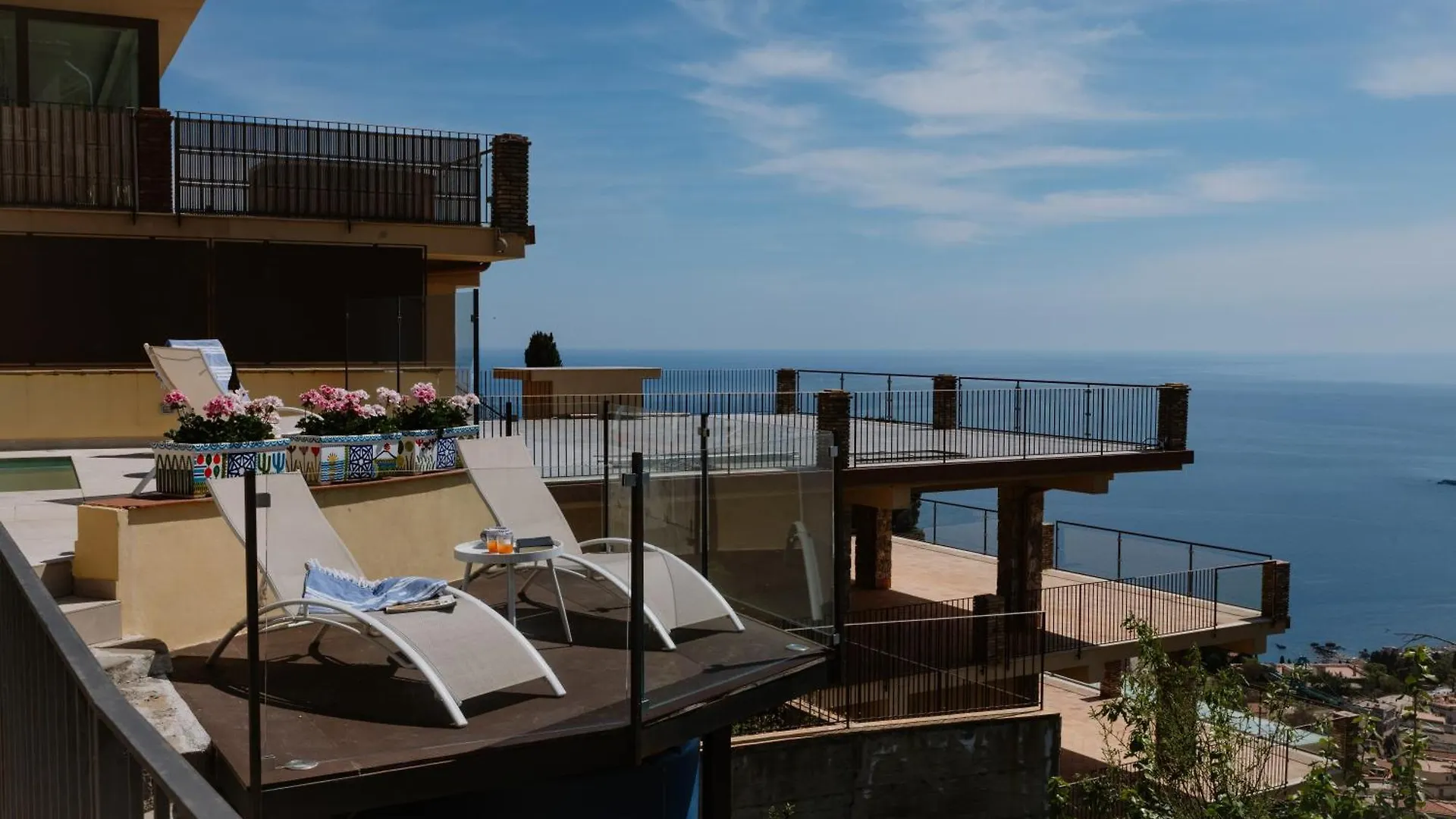 Villa Da Vinci Luxury Panoramic Apartments - Taormina Rooms Collection